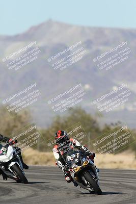 media/Dec-04-2025-Racers Edge (Thu) [[5ebc9f124d]]/3-B Group/1-Session 1 (Turn 7)/